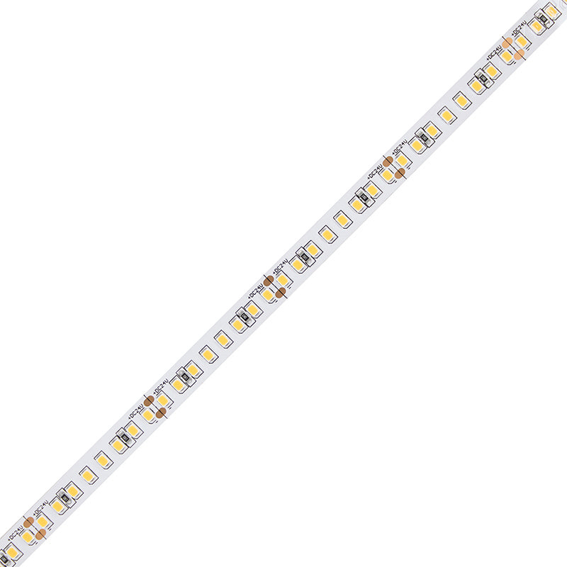 LED-Streifen in Extra Warmweiß mit 2415 Lumen und 19,2 Watt je Meter bei 24 Volt, IP20